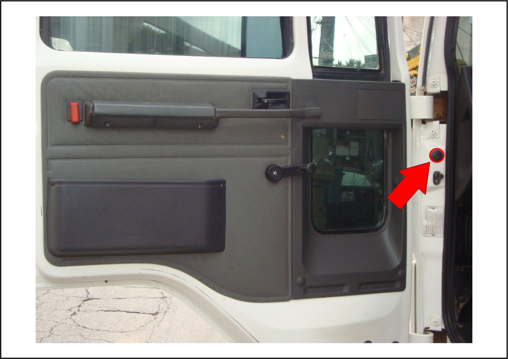 VT1208 - TAPA FURO COLUNA CARGO