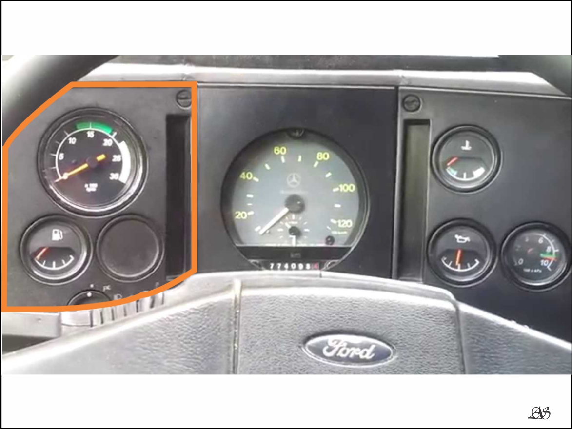 AP507 - MOLDURA PAINEL CARGO (PRETO)