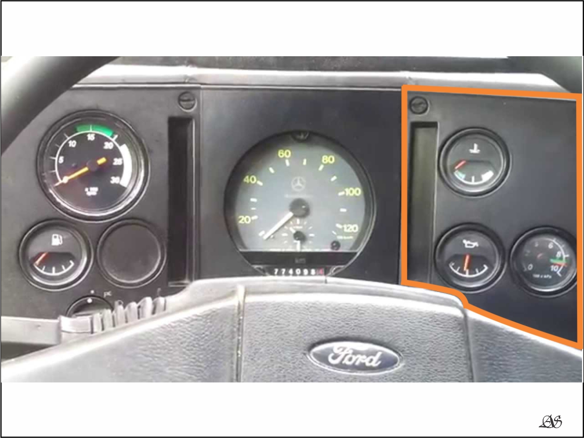 AP506 - MOLDURA PAINEL CARGO (PRETO)