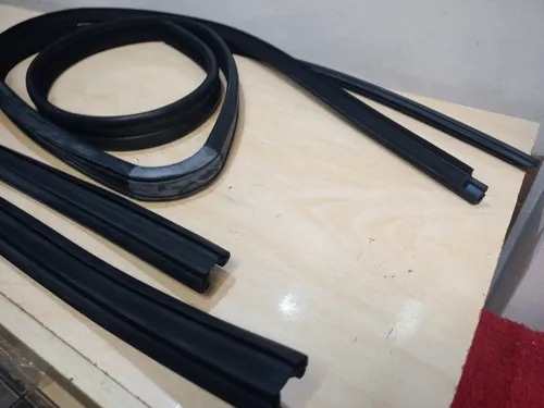 AUTOT41377 - CANALETA VOLVO VM 2003... LD