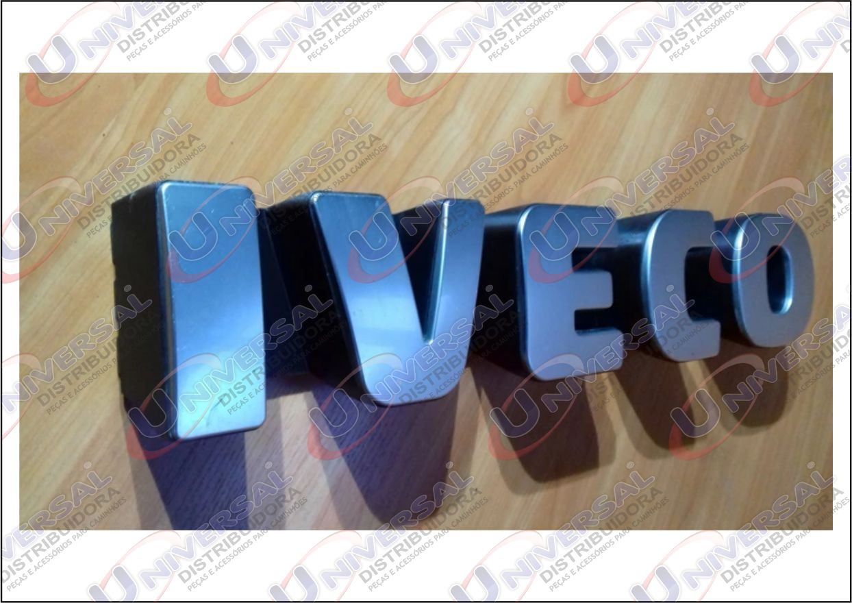 504207699 - EMBLEMA "IVECO" GRADE/CAPO DO IVECO STRALIS NR