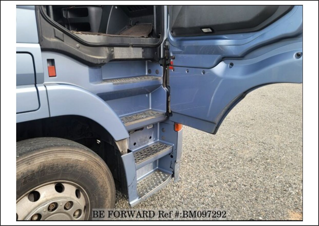 M30190.4 - ESTRIBO INFERIOR ACTROS MEGASPACE LD 2010 A 2020