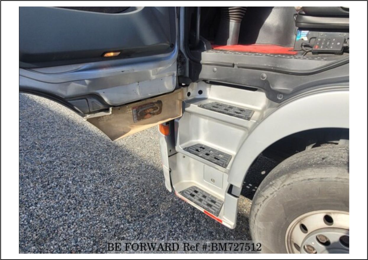 AM1818D - ESTRIBO INF ACTROS C/BAIXA LD