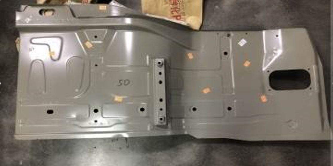 AM4458E - ASSOALHO LATERAL VW CONSTELLATION LE