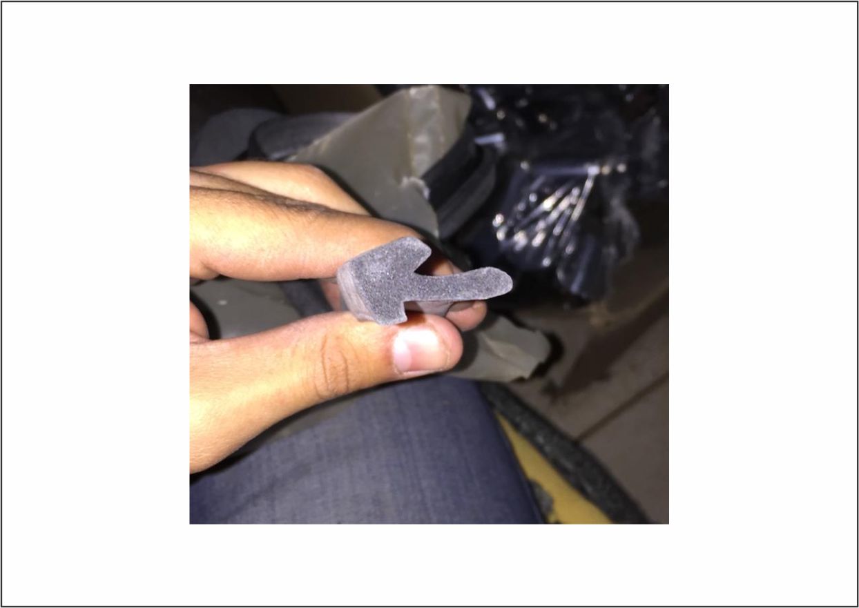 AUTOT9056 - BORRACHA PORTA VOLVO NL12 EDC APOS 93 FIXACAO PORTA