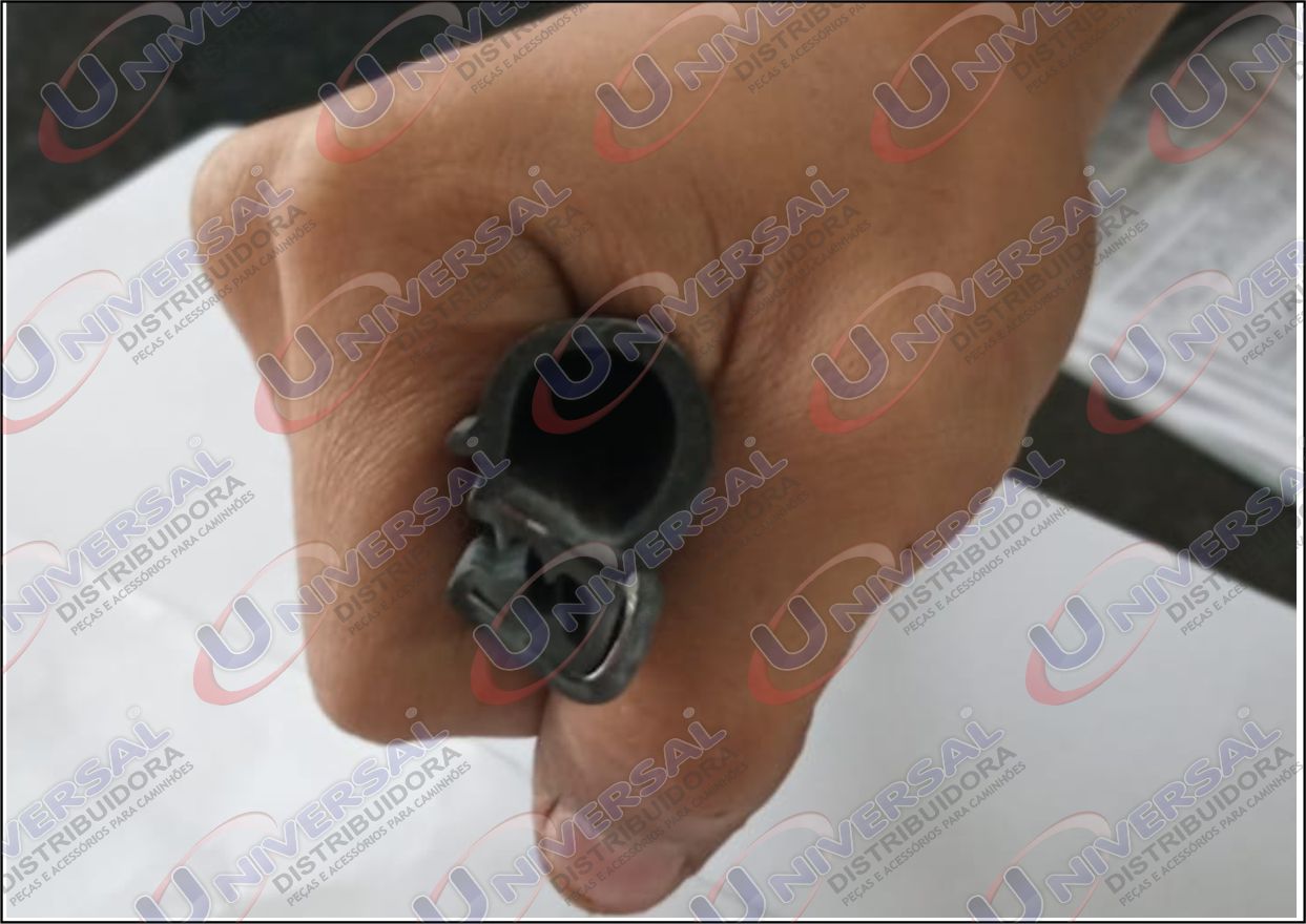 AUTOT9084 - BORRACHA CAPO EXT MB 709/710 2000MM