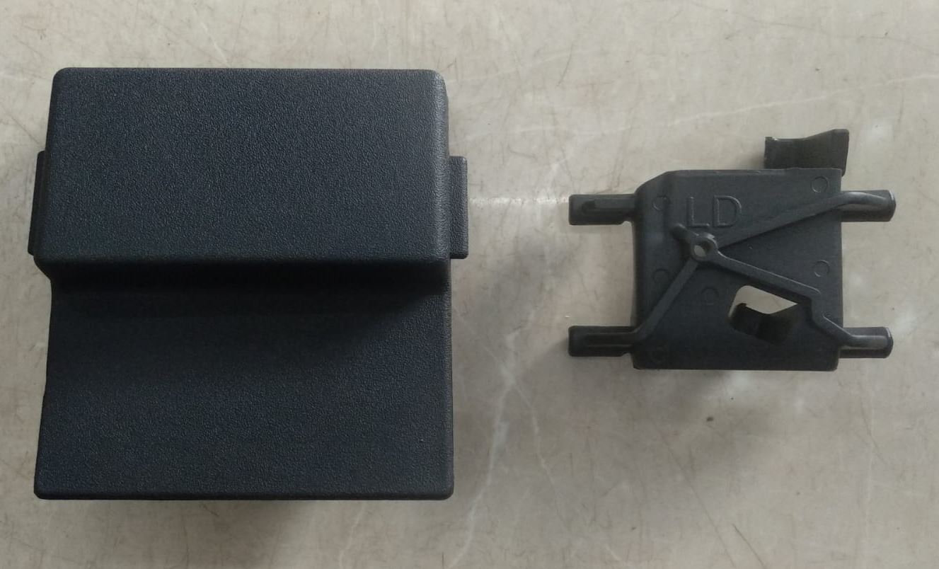 30011 - TAMPA DOBRADICA GRADE VOLVO FH4 2015 LD