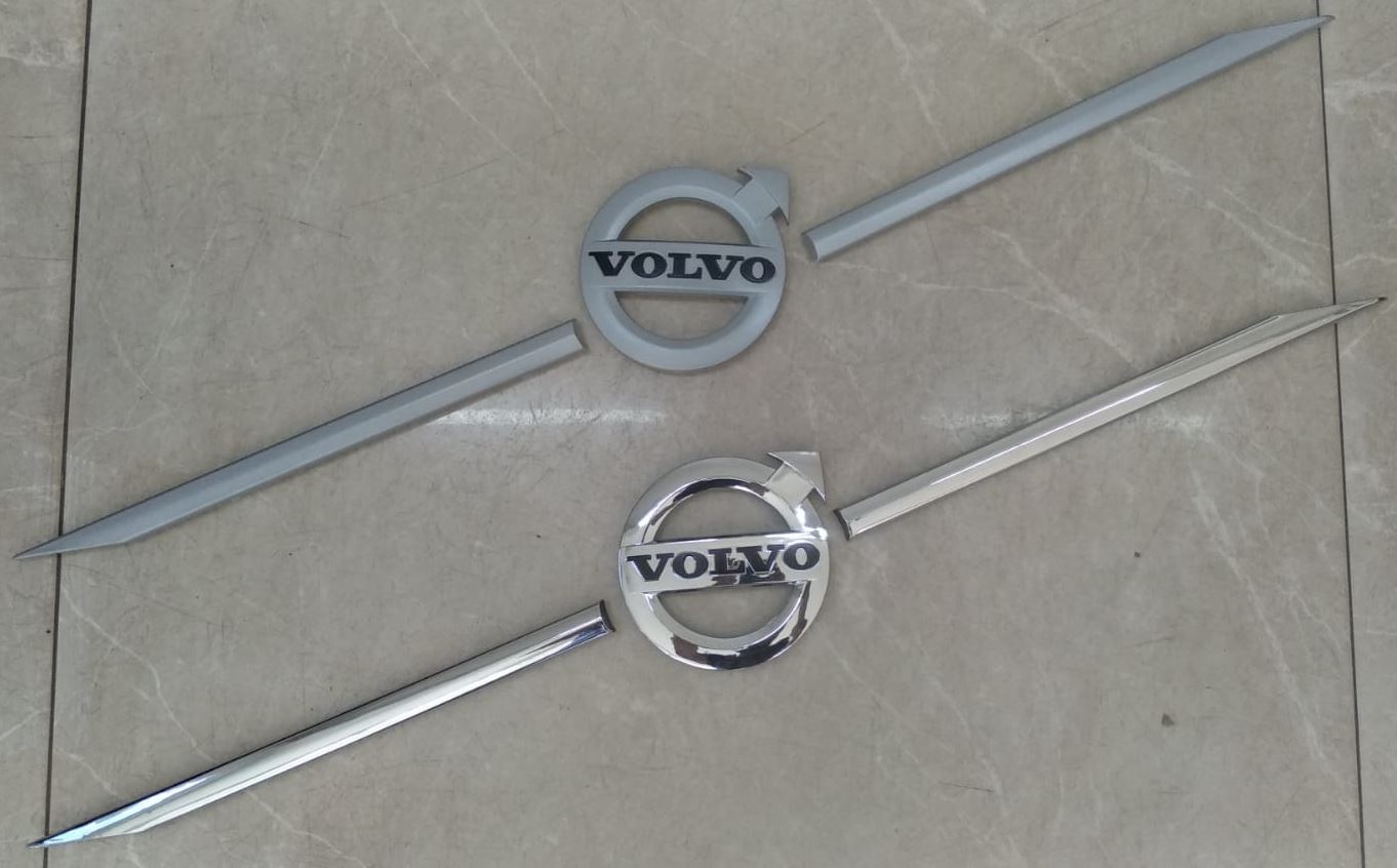 VL6052 - EMBLEMA TRANSVERSAL GRADE VOLVO FH 2015.. / VOLVO VM 2012/13 ACETINADO