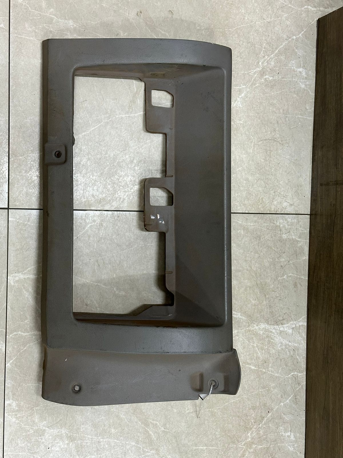 2RD857739-USD - MOLDURA PAINEL 8150 VW DELIVERY USD