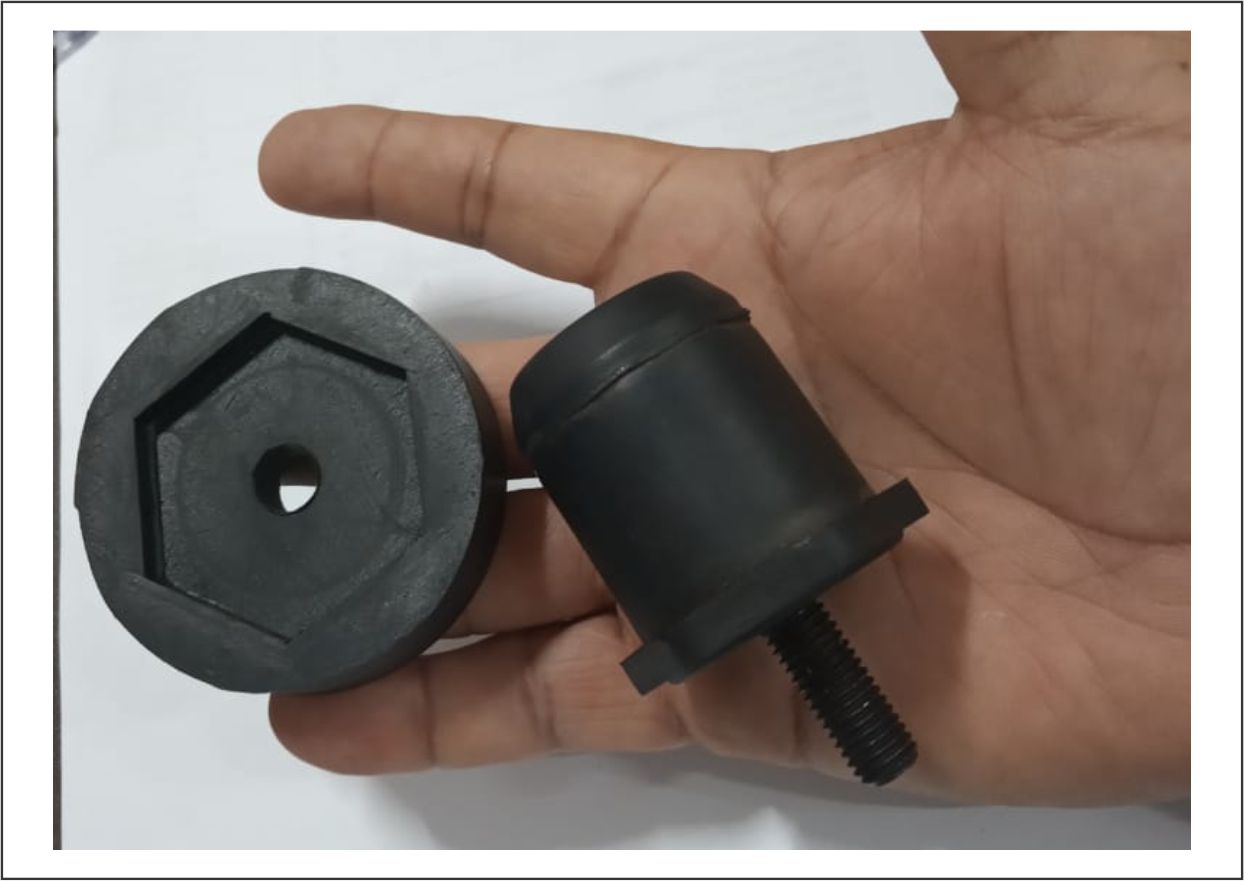 JCR-27111 - BORRACHA BATENTE CABINE VOLVO FH C/ BASE