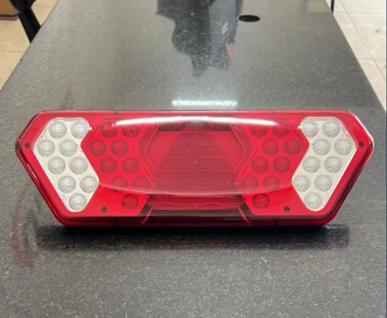 L3051 - LANTERNA TRASEIRA GUERRA 2012 C/LED 24 VTS LD