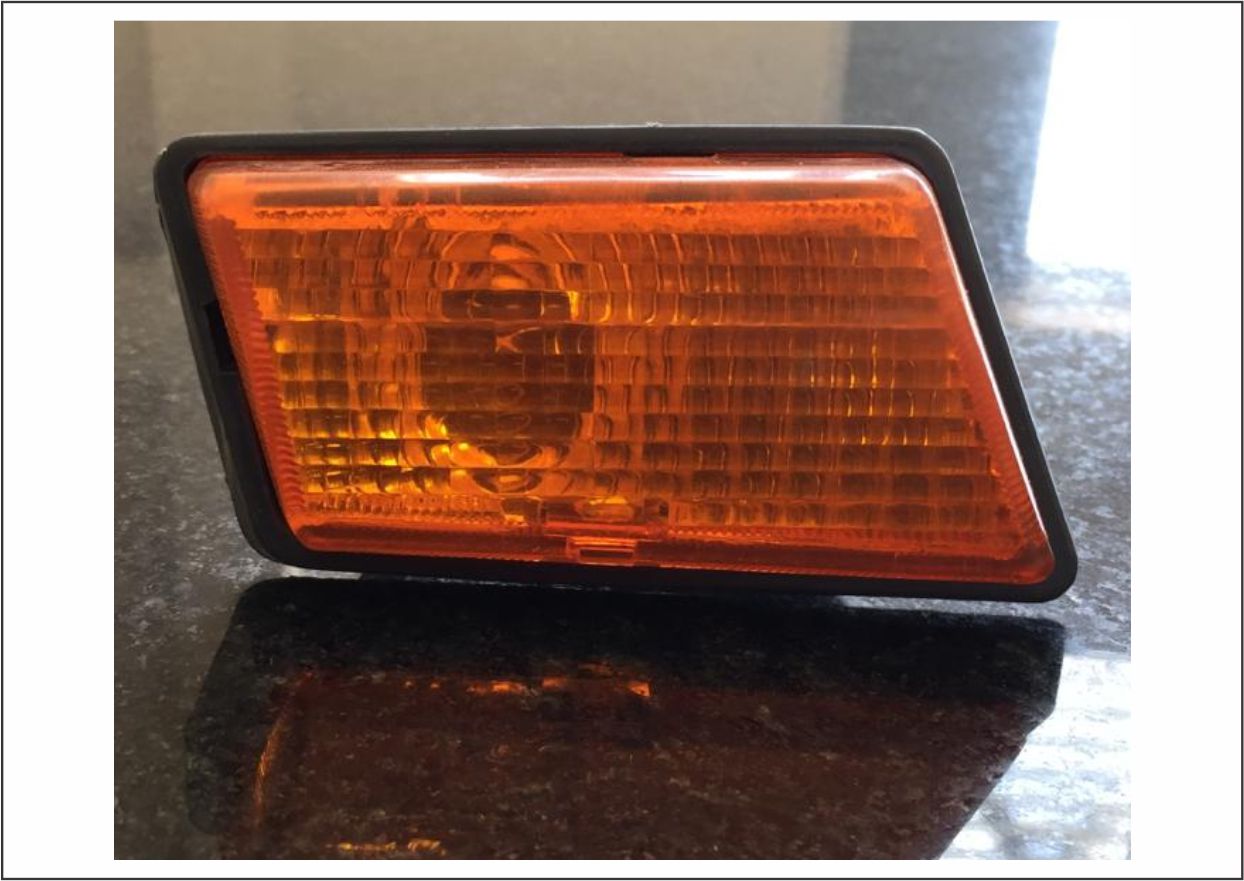 6828207356 - LANTERNA LATERAL MB CARA CHATA LE