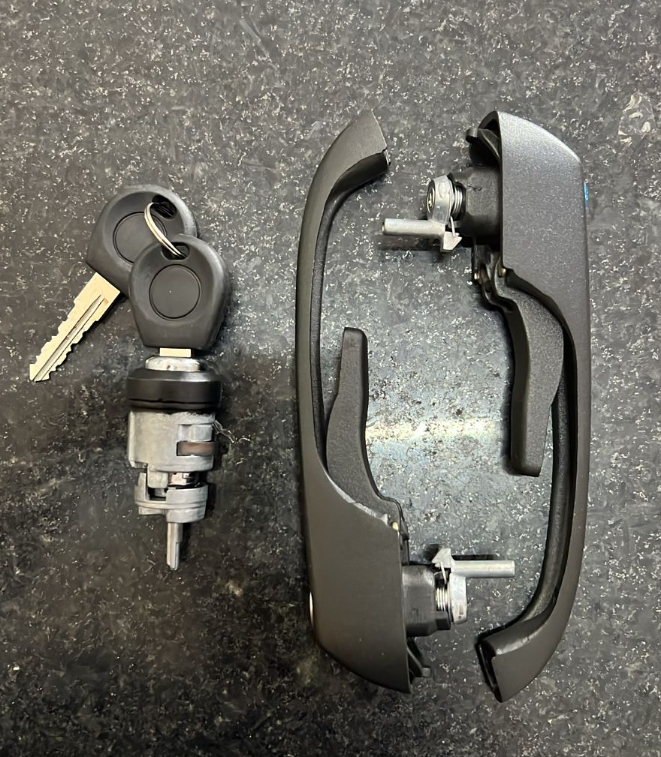 ORI1107 - MACANETA EXTERNA VW WORKER / DELIVERY 1 CILIN + 02 MAC