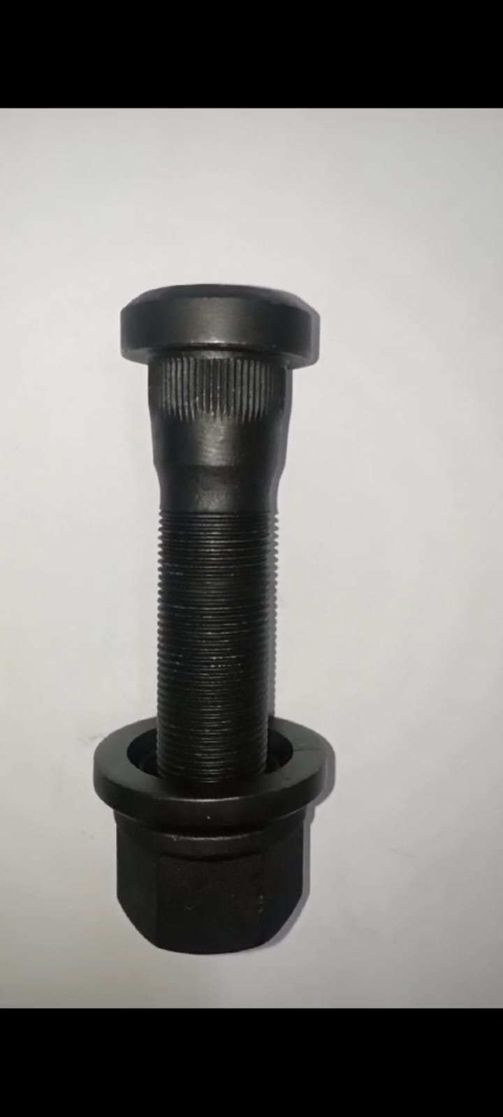 ZM 300.2272 - CONJ PARAFUSO RODA TRASEIRO VOLVO FH13 M22-1,5 X 105,5 / 116 PORCA 33