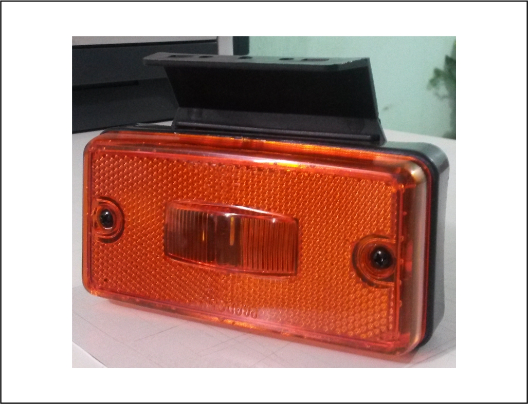 PL06062201 - LANTERNA LATERAL RET FACCHINI AM C/ SUPORTE