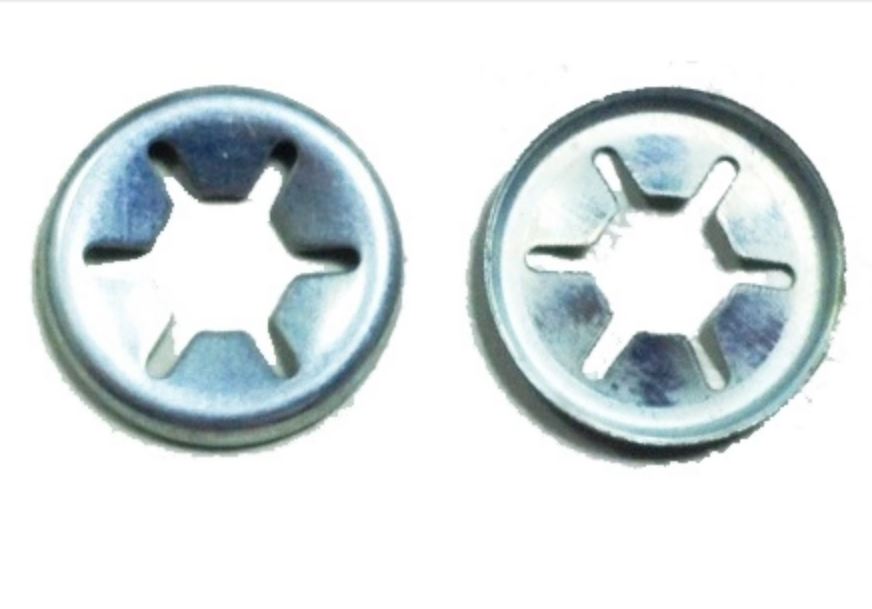 T37 - PRESILHA METAL MOLD EMBLEMA CAPO EXT BCO CORSA G2/PRISMA/FIAT