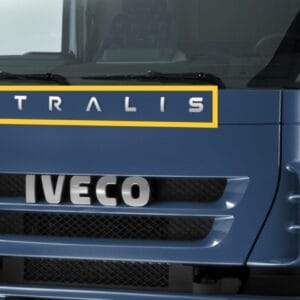6570 - EMBLEMA "STRALIS" GRADES IVECO STRALIS HD / NR