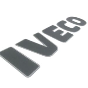 731 - EMBLEMA RESINADO IVECO LATERAL STRALIS TECTOR CURS