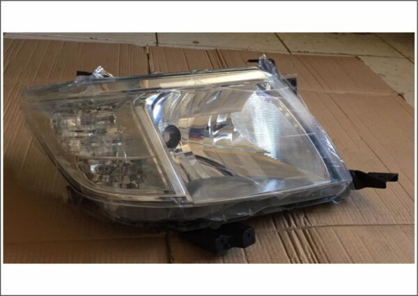 905.107 - FAROL HILUX SRV 12 ESQ