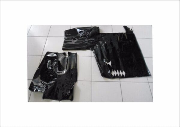 TM10272 - TAPETE VERNIZ MB 608D/708E PRETO