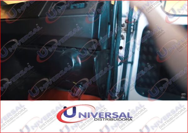 MDR-4588 - TAMPA LATERAL PAINEL SCANIA S3 T R LD